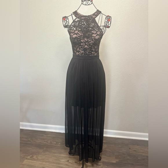 Morgan & Co Black Pleated Halter Gown - Picture 1 of 13